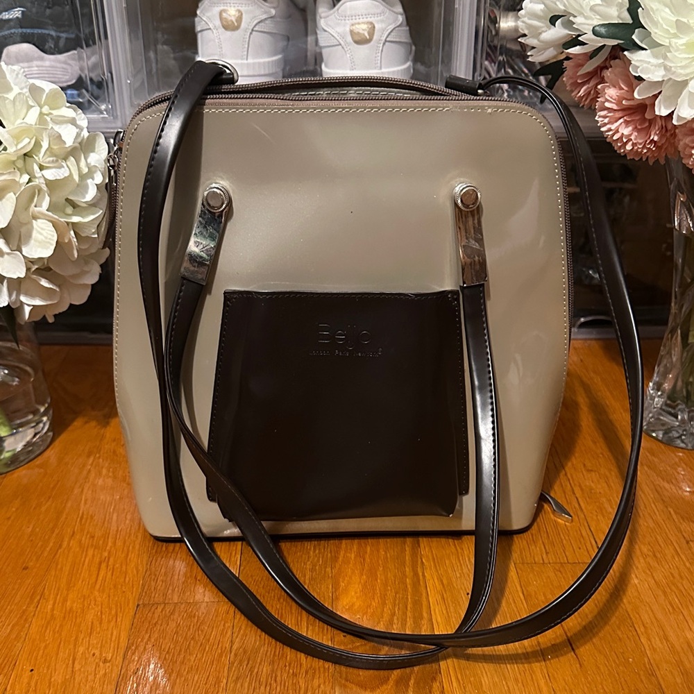 Beijo Two-Tone Cream and Black Shoulder Bag with Front Pocket